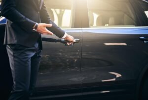 Read more about the article Anticipating Your Every Need: The Art of Professional Chauffeuring