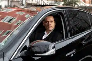 Read more about the article What to Look for Before Booking a Premium Chauffeur Experience
